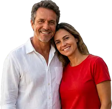 Casal abraçado em imagem ilustrativa sobre adoçamento amoroso
